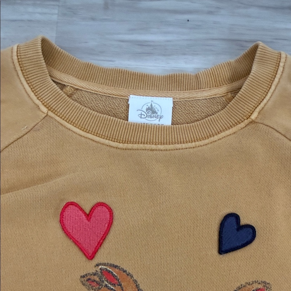 Women’s Disney Tan Sweatshirt with Chip and Dale Heart Design size XS - Picture 8 of 11